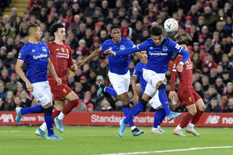 被扣13.64分！国足排名跌至世界第94+创10年新低 亚洲杯抽签沦3档